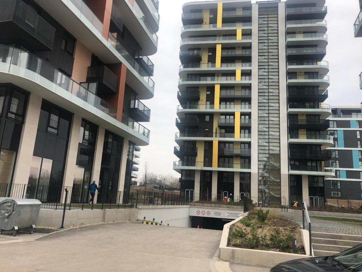 Sweet Home Apartman , 30Sqm Studio, Free Private Parking, Mountain View, Balcony, 20 Min From Downtown Budapest Bagian luar foto